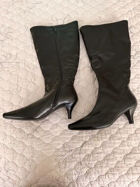 Classic Black Mid-Kit Heel Women's Boots